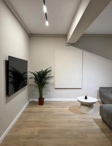 Apartament cu 2 camere decomandat, mobilat în Central