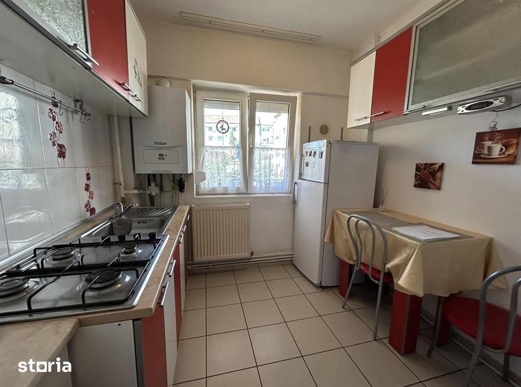 Garsonieră decomandată în Central