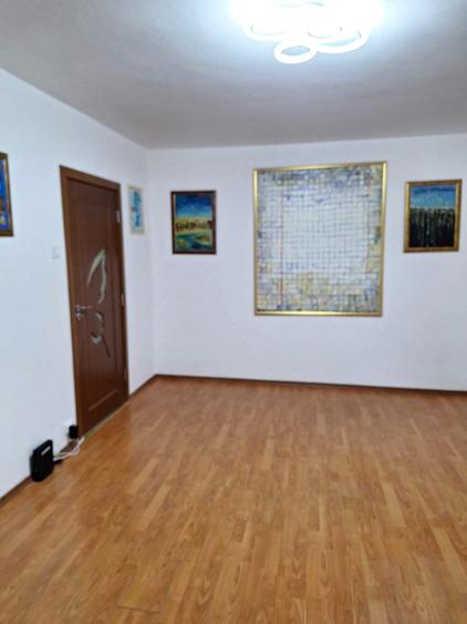 Apartament cu 2 camere decomandat în Drumul Taberei