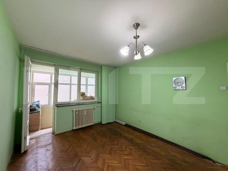Apartament cu 2 camere semidecomandat, mobilat în Rovine