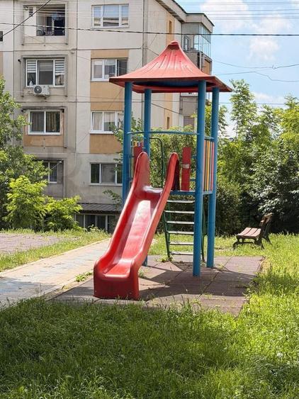 Apartament cu 4 camere decomandat, mobilat în Mărăști