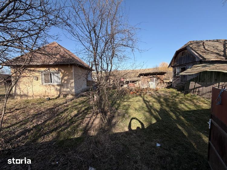 Casă cu 2 camere cu Teren 1605 Mp în Boroșneu Mare