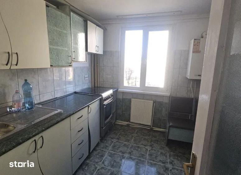 Apartament cu 3 camere în Calea Romanului