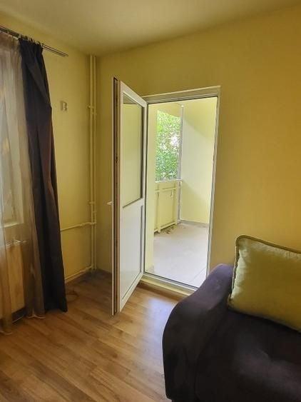 Apartament cu 4 camere decomandat, mobilat în Gorjului