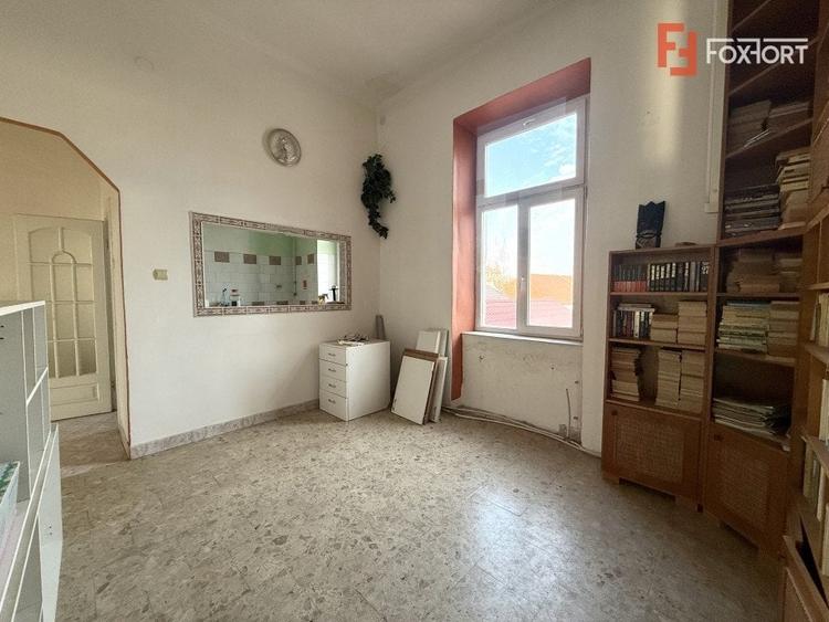 Apartament cu 5 camere decomandat în Elisabetin
