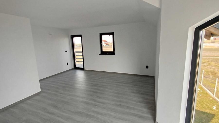 Casă cu 4 camere în Ghercești