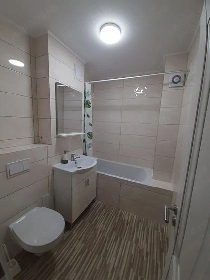 Apartament cu 4 camere decomandat în Vitrometan