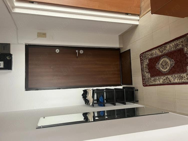 Apartament cu 3 camere semidecomandat în Drumul Taberei