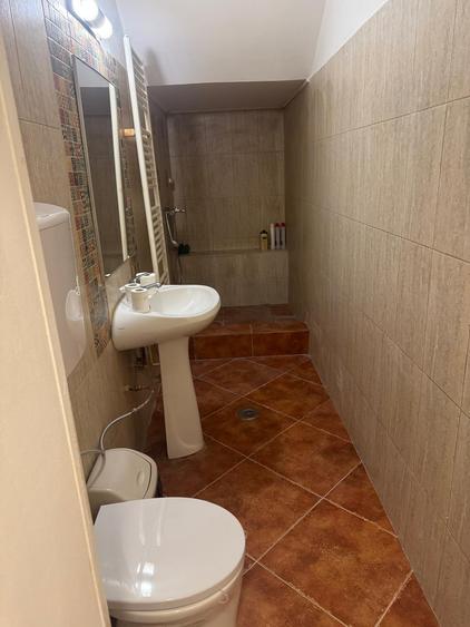 Casă individuală cu 4 camere cu Canalizare în Domenii