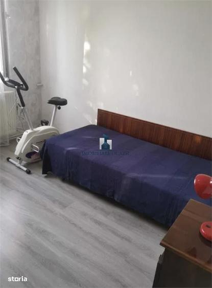 Apartament cu 3 camere decomandat în Apărătorii Patriei