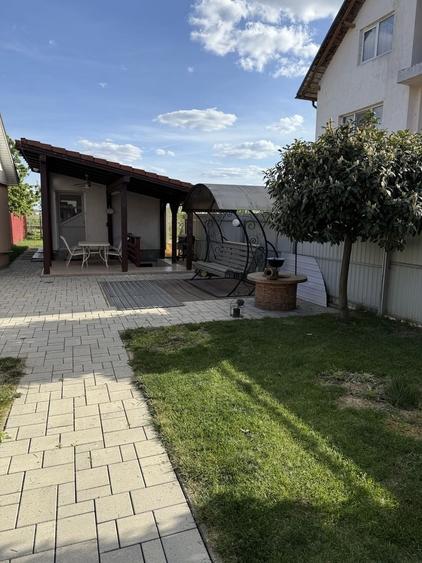 Casă cu 4 camere în Central