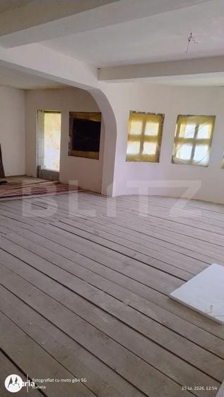 Casă cu 7 camere cu Teren 100 Mp în Central