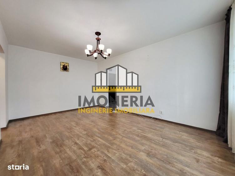 Apartament cu 3 camere semidecomandat în Colentina