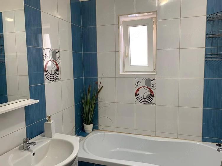 Apartament cu 3 camere decomandat în Dumbrăvița
