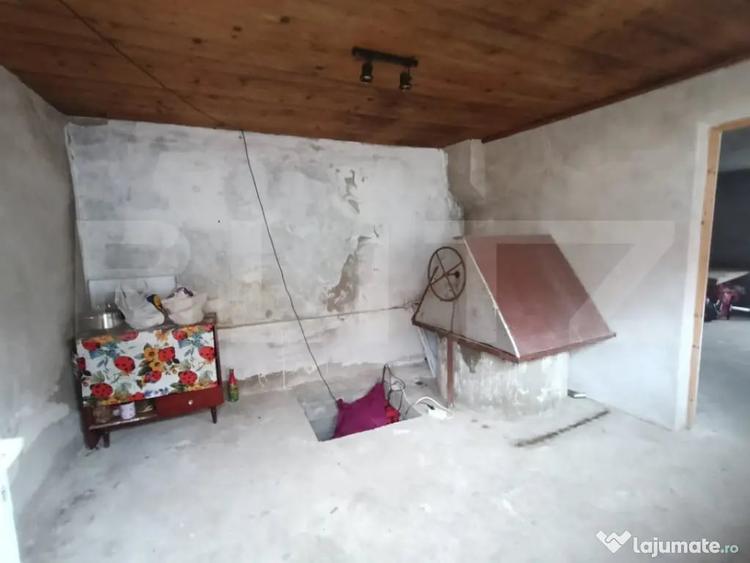 Casă cu 5 camere cu Teren 2482 Mp în Central