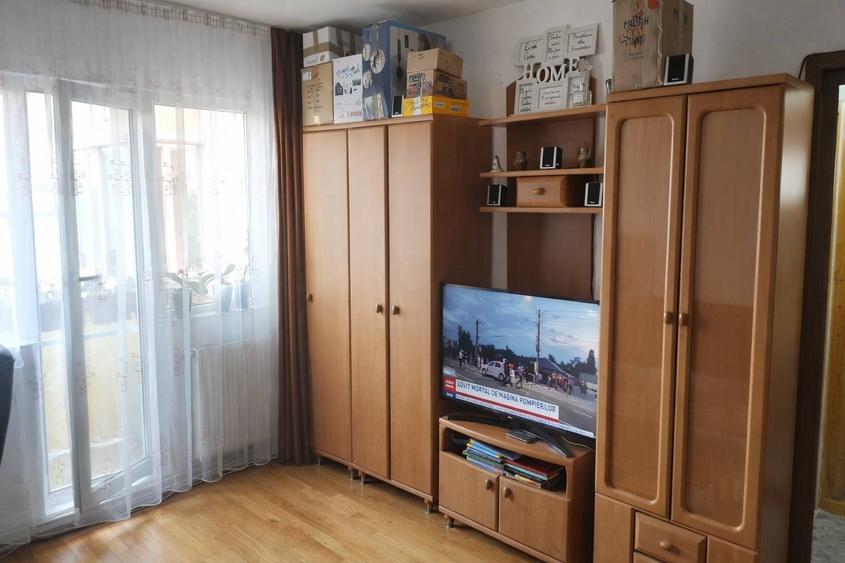 Apartament cu 2 camere, etaj 1, finisat, cu geam la baie si balcon in Grigorescu - 1