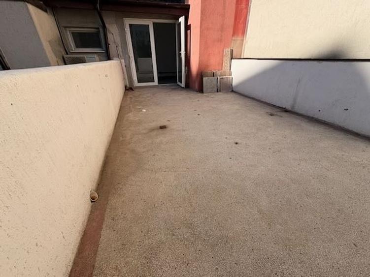 Apartament cu 6 camere decomandat, mobilat în Clucerului