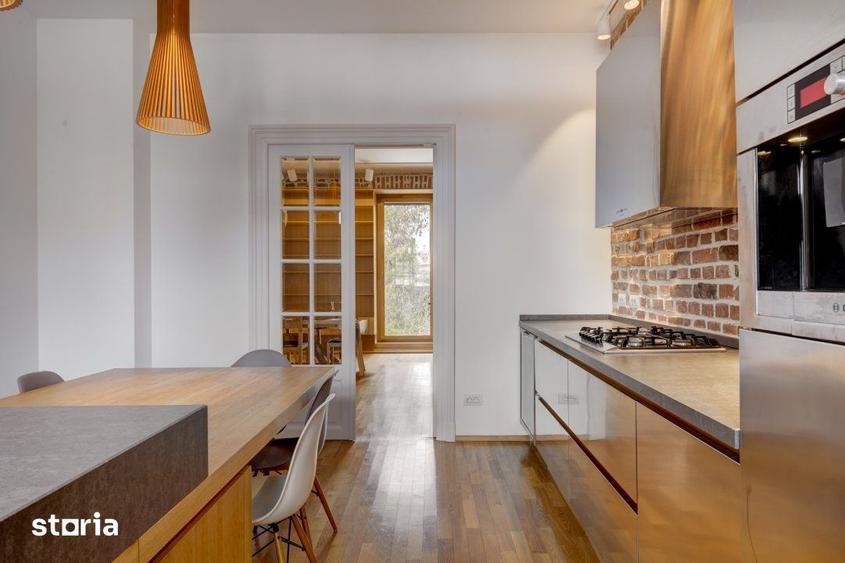 Apartament cu 4 camere, mobilat în Central