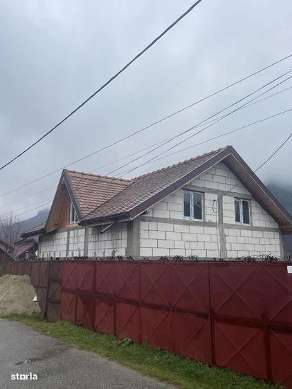 Casă cu 4 camere în Cetățeni