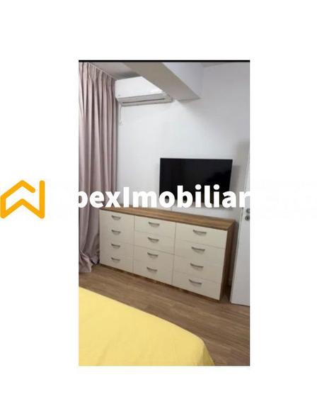 Apartament cu 3 camere decomandat, mobilat în Central