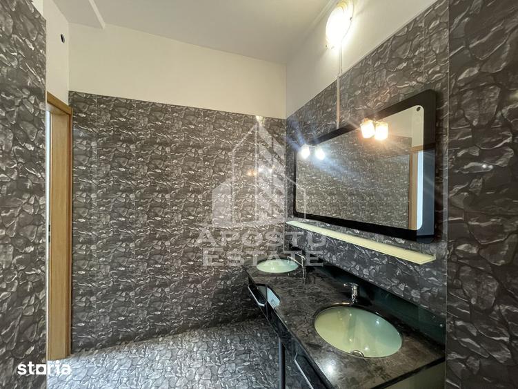 Spațiu comercial, de 222 mp, în Neptun
