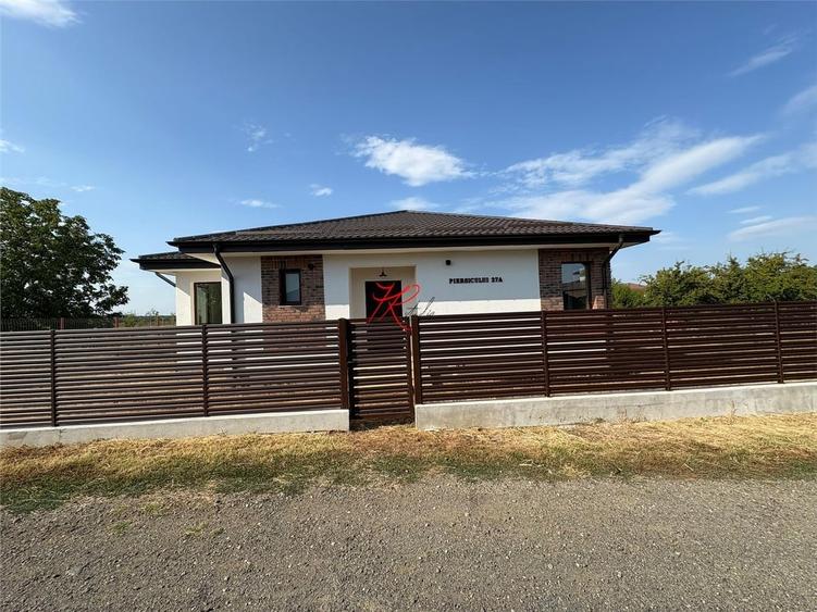 Casă cu 4 camere cu Teren 500 Mp în Corbeanca