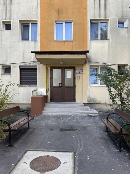 Apartament cu 2 camere semidecomandat în Exterior Vest
