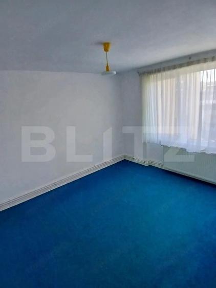 Apartament cu 2 camere 52 mp. semidecomandat, cu loc de parcare - 7