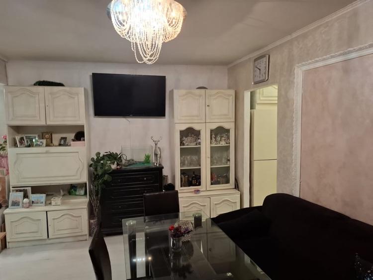 Apartament cu 3 camere semidecomandat, mobilat în Ultracentral