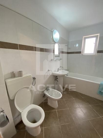 Apartament cu 3 camere semidecomandat, mobilat în Andrei Mureșanu