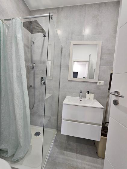 Casă individuală cu 4 camere cu Canalizare în Tunari