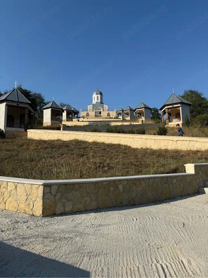 Casă cu Teren 100 Mp în Central