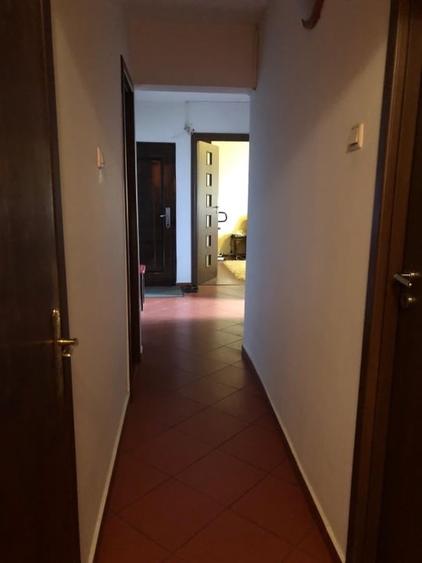Apartament cu 3 camere decomandat, mobilat în Gorjului