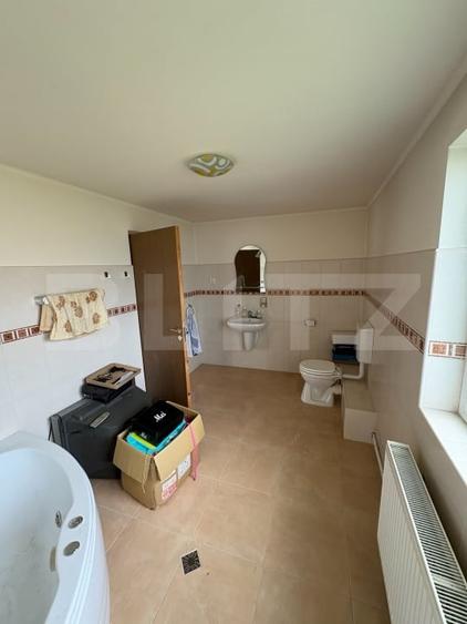 Casă individuală cu 7 camere cu Canalizare în Exterior Vest