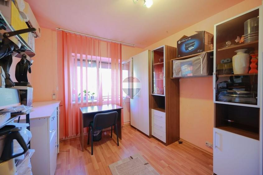 Apartament cu 3 camere decomandat în Rogerius