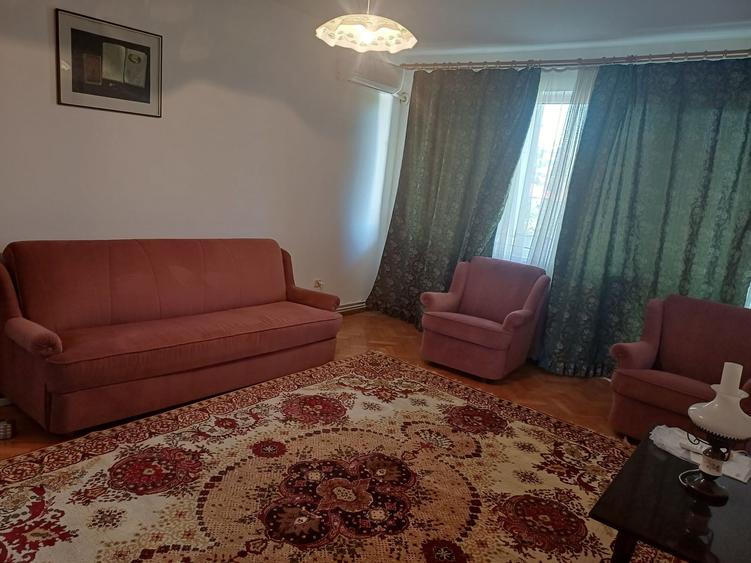 Apartament cu 3 camere decomandat în Andrei Mureșanu