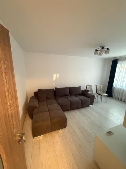 Apartament cu 2 camere decomandat în Apusului