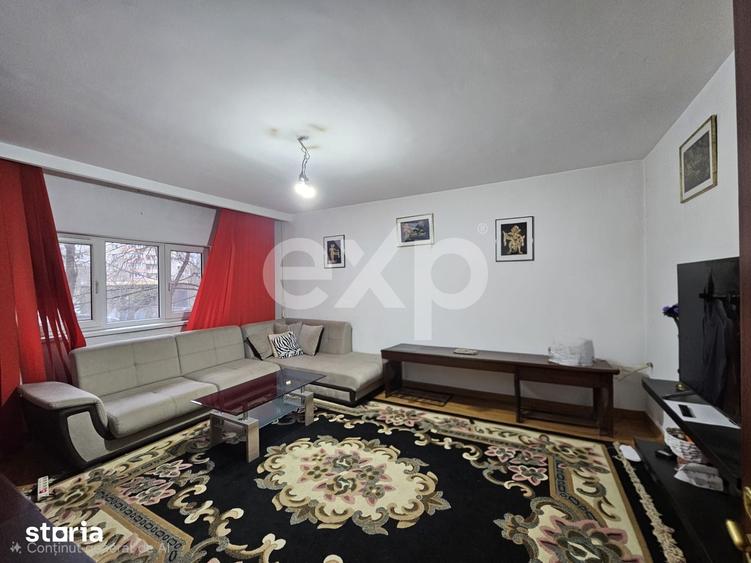 Apartament cu 4 camere decomandat în Vitan