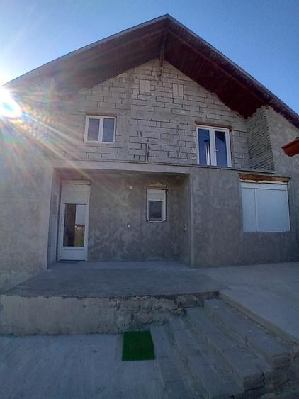 Casă cu 3 camere în Central