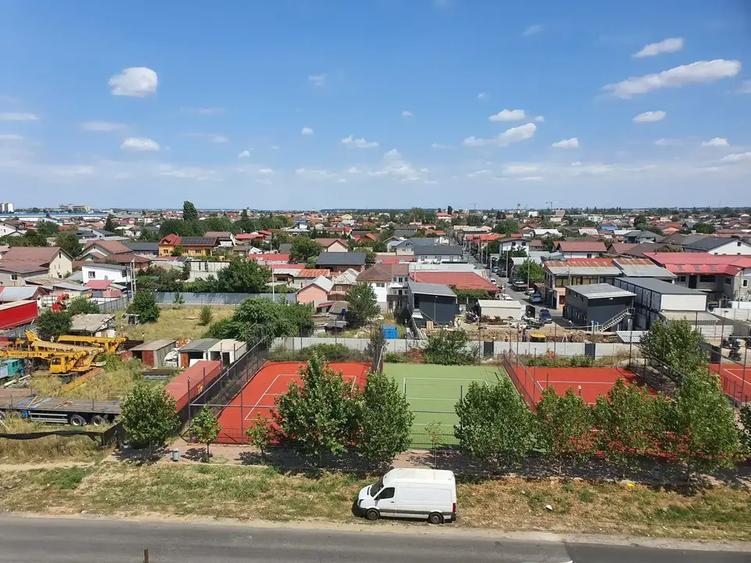 Apartament cu 2 camere decomandat în Titan