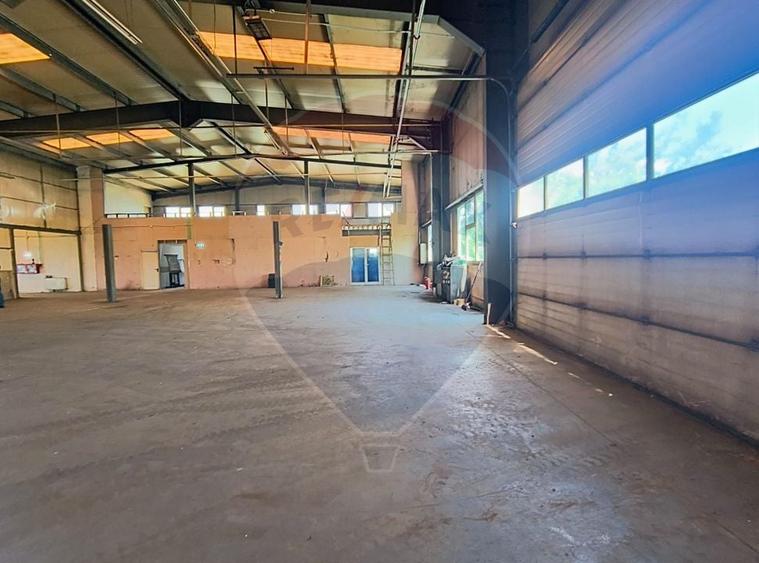 Spațiu industrial, de 1,700 mp, în Brănești