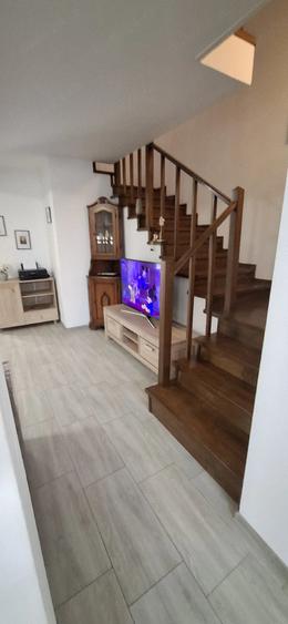Casă cu Teren 274 Mp în Moșnița Nouă