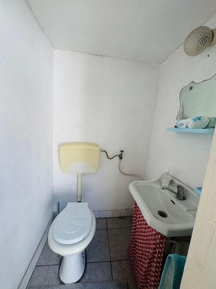 Casă individuală cu 4 camere cu Canalizare în Valenta