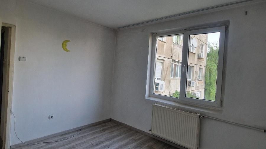 Apartament cu 3 camere decomandat în Rahova
