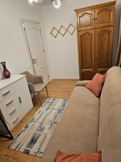 Apartament cu 3 camere semidecomandat în Central