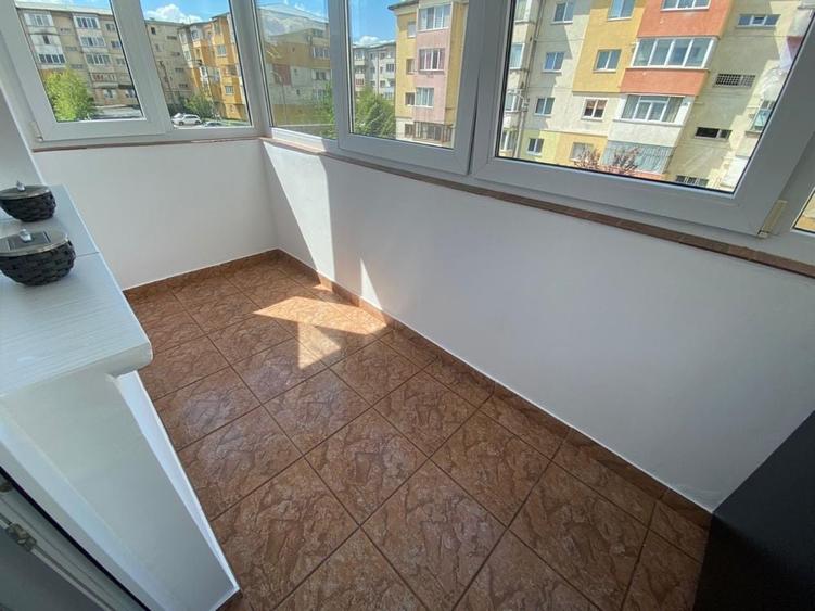 Apartament cu 2 camere decomandat în Republicii