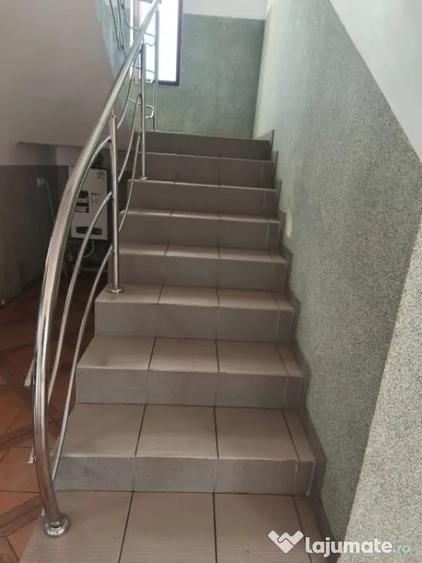 Casă cu 5 camere cu Teren 1600 Mp în Central