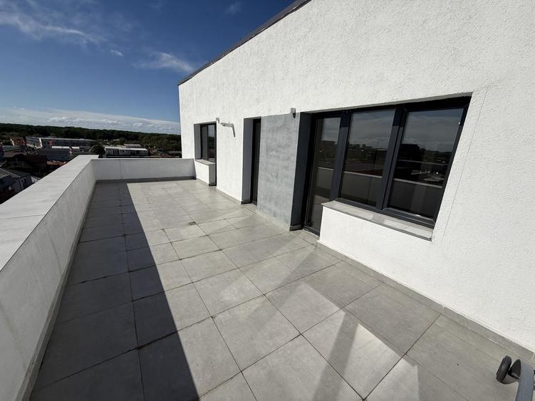 Apartament cu 3 camere decomandat în Colentina