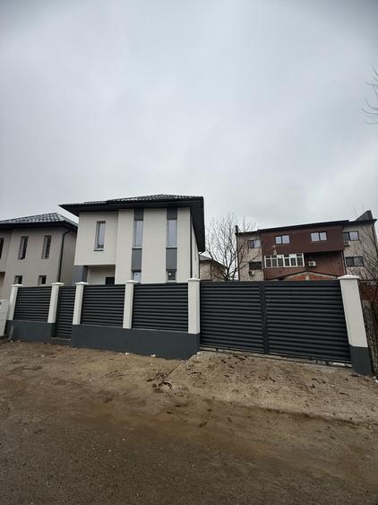 Apartament cu 5 camere decomandat în Bragadiru