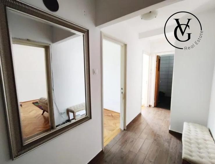 Apartament cu 3 camere decomandat în Dristor